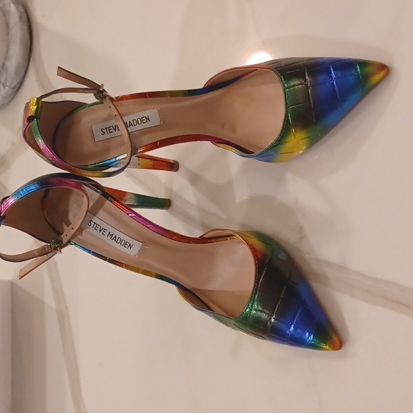 Steve Madden Alisha-R Metallic Rainbow LGBT Pump High Heel W/flaw PRIDE SZ 9 - Picture 3 of 16